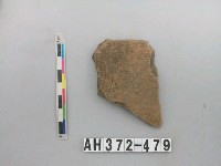 藏品(灰褐色細砂陶片)的圖片